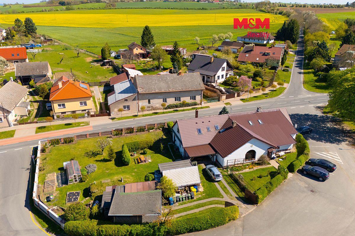 Prodej rodinného domu 390 m², pozemek 1050 m²